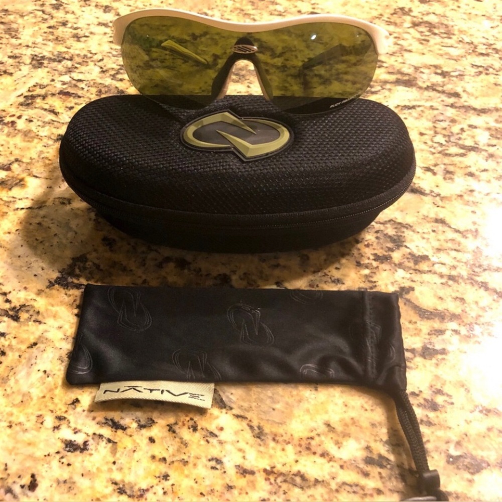 BOX 📦 LISTING! UNISEX Native Sports Sunglasses with case 🎉SEE BOX LISTING!